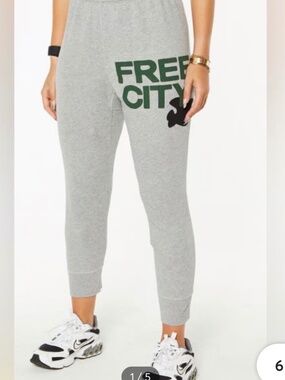 NWOT FreeCity Large Heather 3/4 Sweatpant Heather Surplus SZ XS